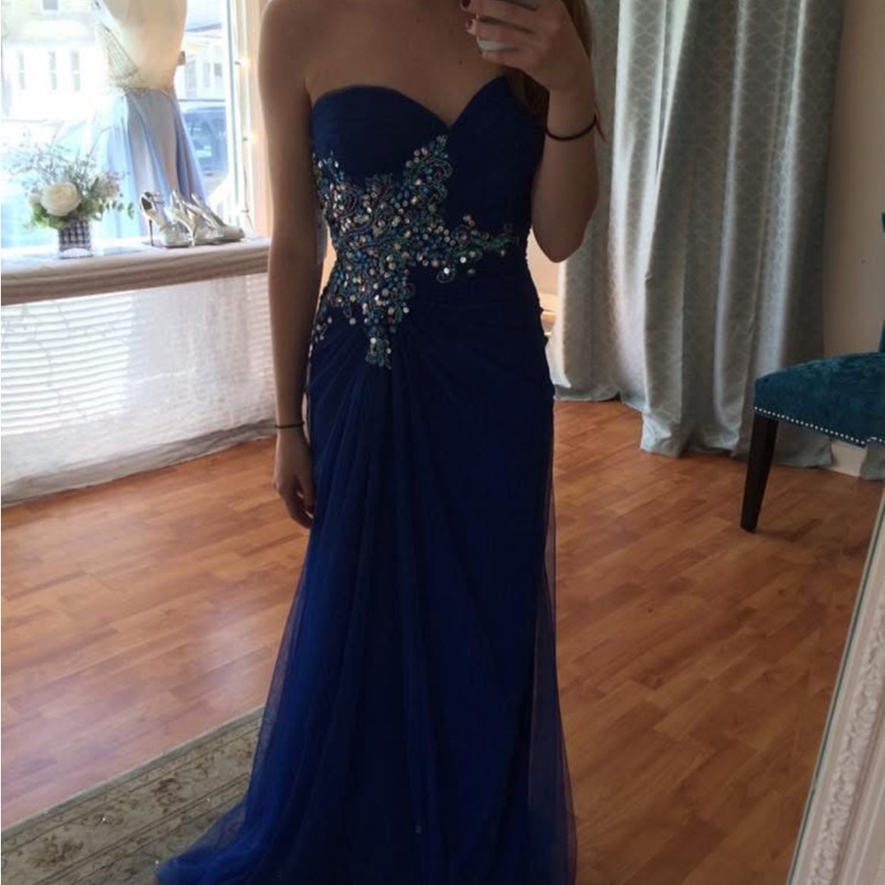 Elegant Blue Strapless Evening Gown